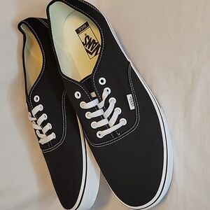Vans Authentic Wide Shoe